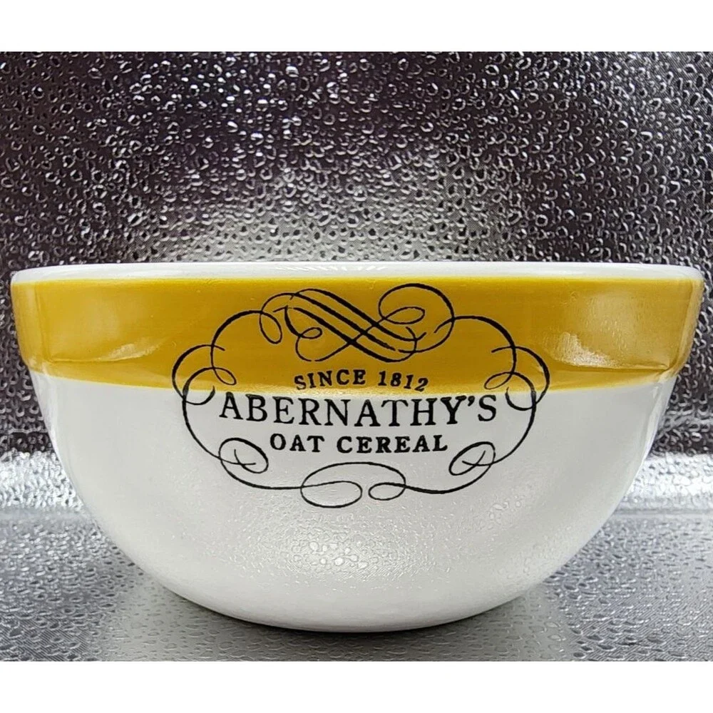Williams-Sonoma Breakfast Bowl Soup/Cereal/Salad Yellow Rim